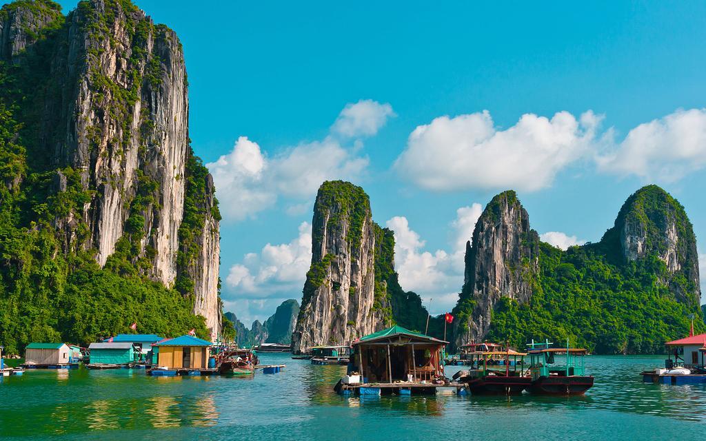 Halong Happy Hostel (Adults Only) Ha Long Bagian luar foto