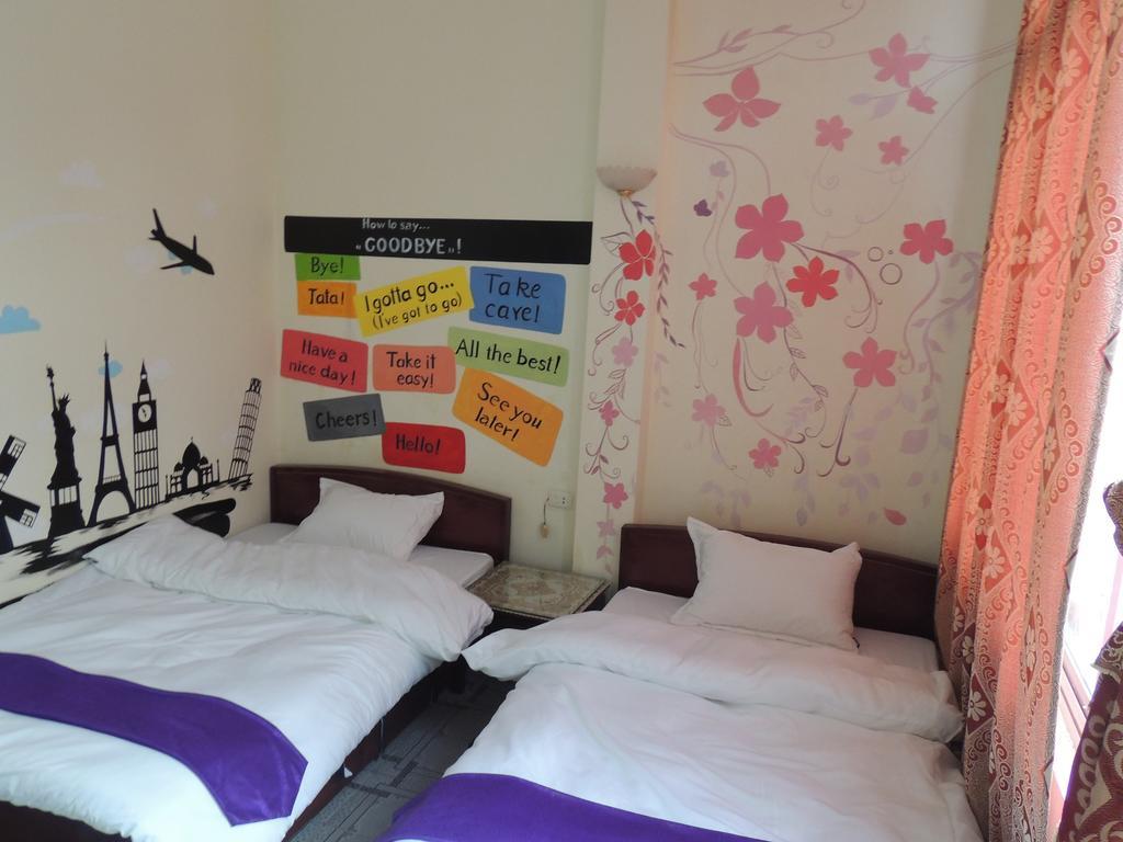 Halong Happy Hostel (Adults Only) Ha Long Bagian luar foto