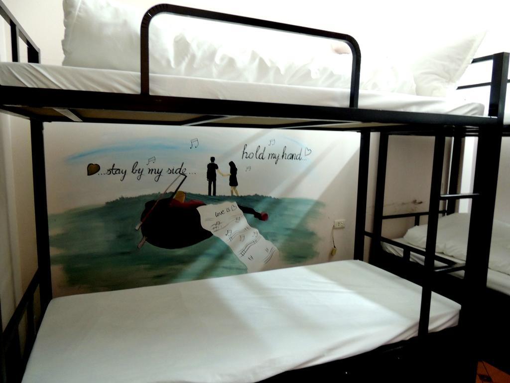 Halong Happy Hostel (Adults Only) Ha Long Bagian luar foto