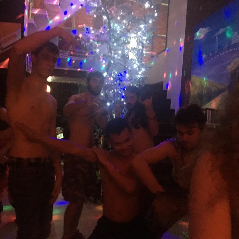 Halong Happy Hostel (Adults Only) Ha Long Bagian luar foto