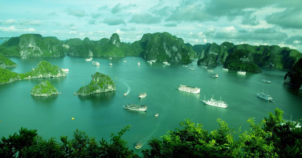 Halong Happy Hostel (Adults Only) Ha Long Bagian luar foto